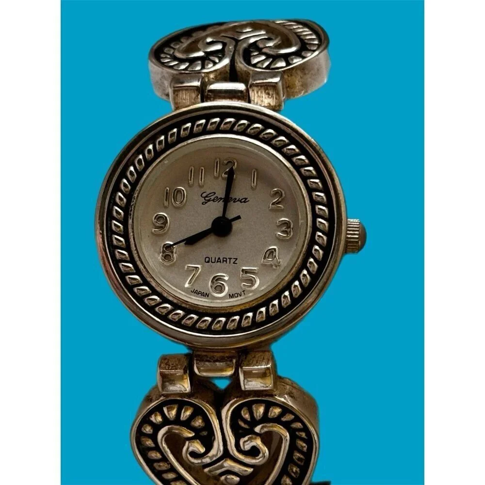 Geneva Watch Round Silver Toned Face Brown Buckle Band Heart Themed New Battery